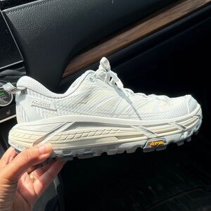 Hoka Women’s Sneakers in Light Gray / Off-White